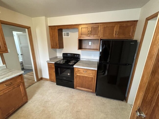 Photo - W63N399 Hillcrest Ave