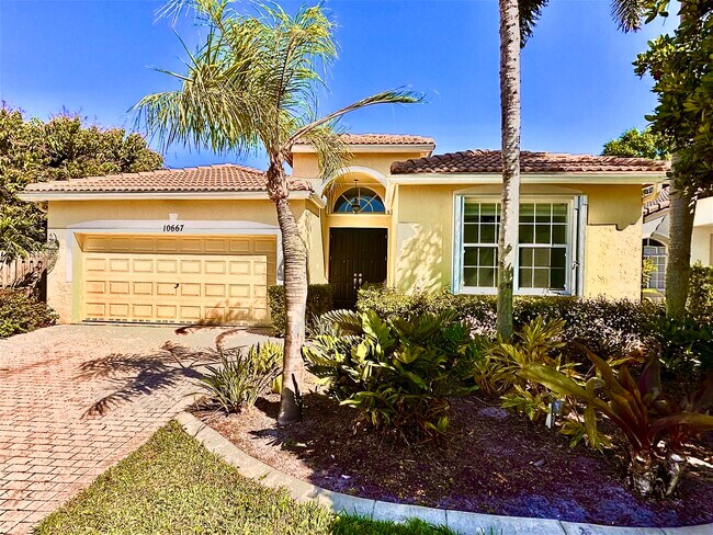 3/2/2 Single Family Home - 10667 Oak Bend Way House