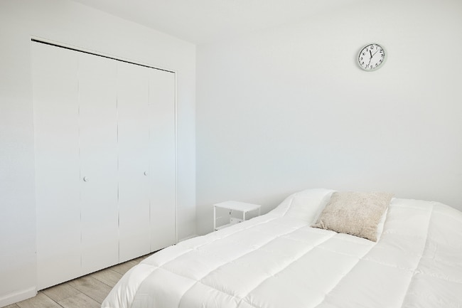 Photo - 1630 E 12th St