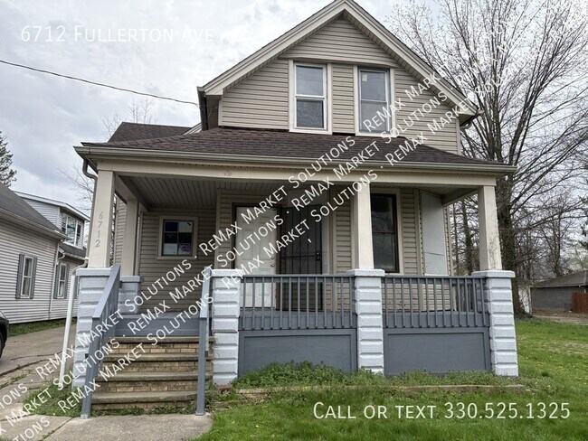 Building Photo - 6712 Fullerton Ave Unit 2