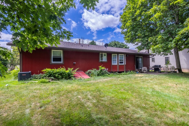 Building Photo - 58 Dutchess Dr Rental