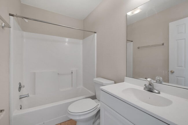 Building Photo - 847 W Georgia St Rental