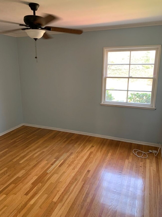 Photo - Sherman Oaks 3+2 w/appliances, family room, central air + more! (13627 Huston)
