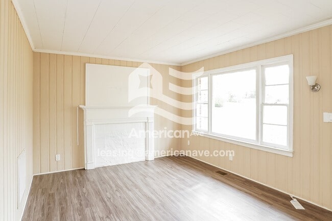 Photo - 2306 Redbud Ln