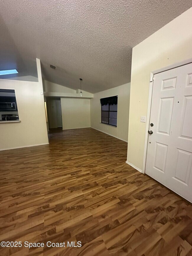 Photo - 1022 Ulster Ave SE