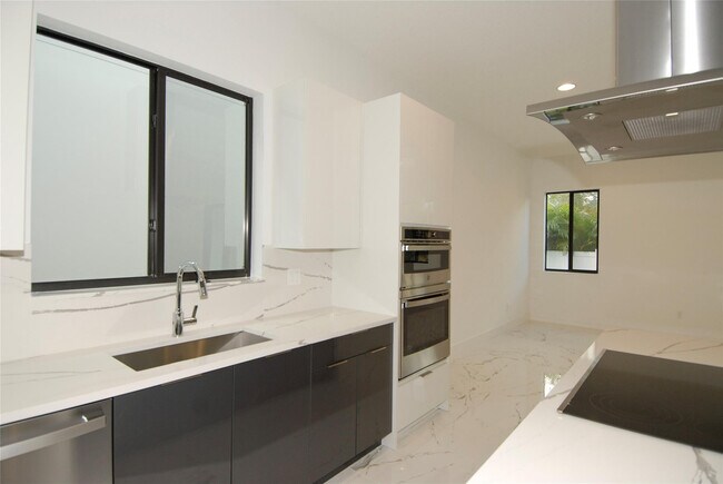 Photo - 1435 SW 23rd St