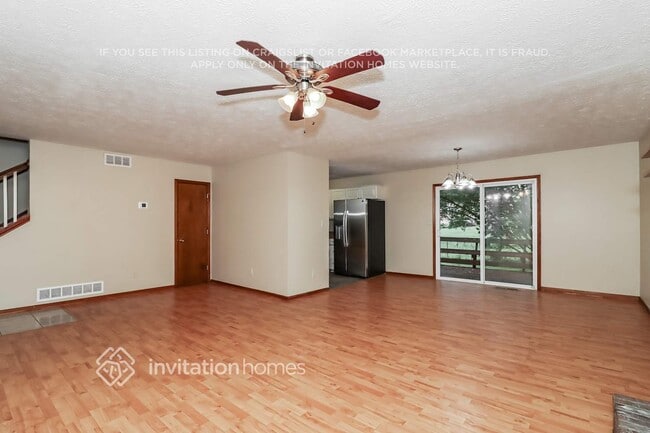 3142 Country Lake Dr