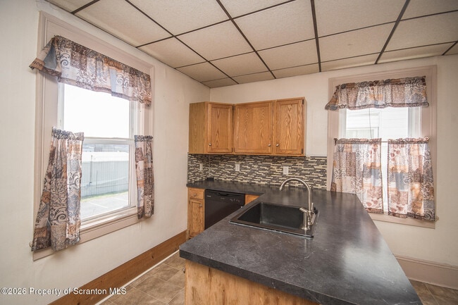 Photo - 1827-1829 Main St