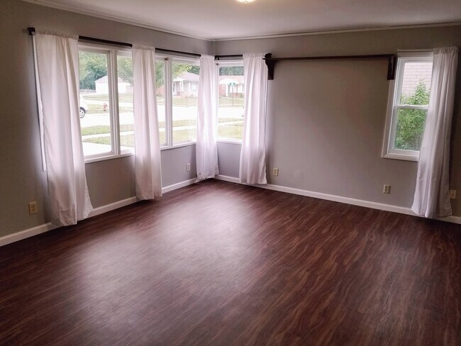 Photo - 336 Huntley Ave