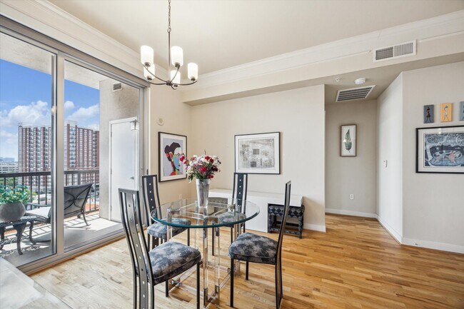 Photo - 3333 Allen Pkwy Unidad 1004