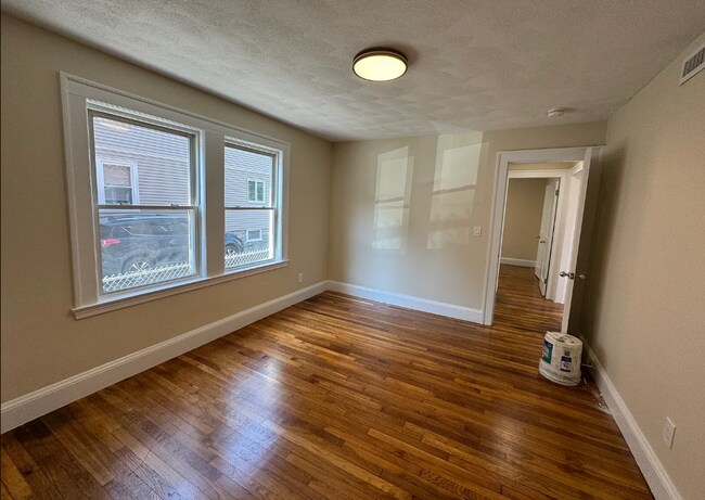Photo - 74 Brock St Unit 1