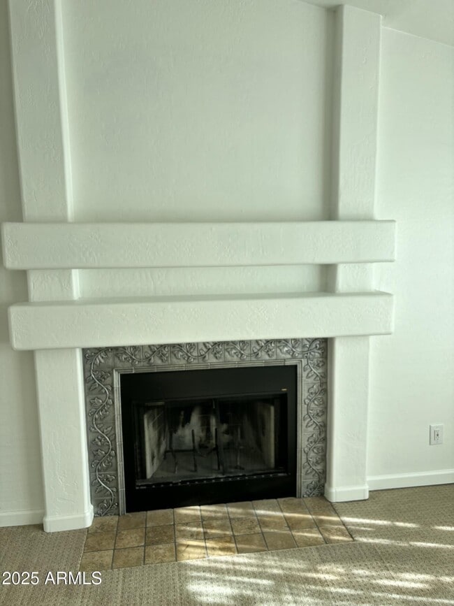 Photo - 1302 W Honeysuckle Ln