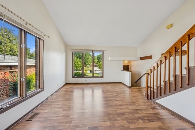 Photo - 366 Manning Dr