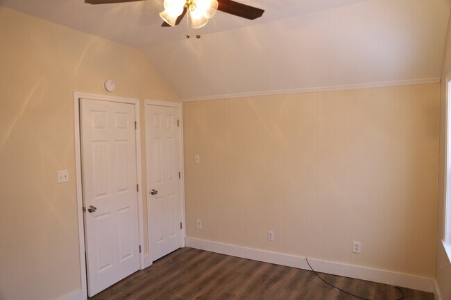 Photo - 207 W Church St