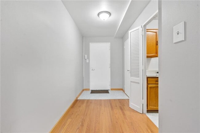 Photo - 320 Fort Duquesne Blvd Unit Gateway Towers 23O