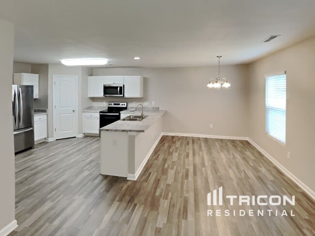 Photo - 1856 Northside Dr House