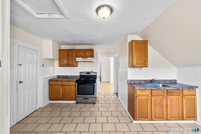 Building Photo - 286 Exchange St Unit 3rd Flr