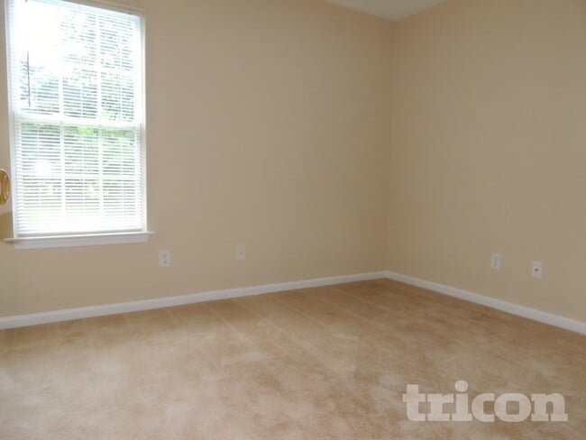 Photo - 1053 Dale Ave