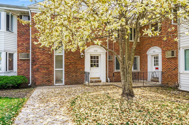 Photo - 510 W Miner St Unit 1D