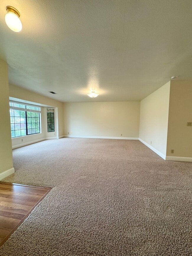 Photo - 4 Bedroom in Candlewood Subdivision