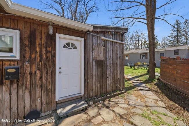 Building Photo - 43-47-47 Tinker St