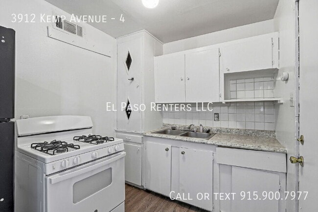 Building Photo - 3912 Kemp Ave Unit 4