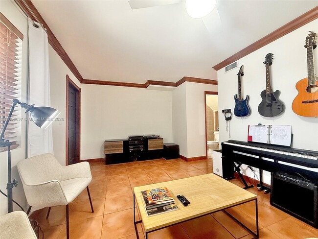 Photo - 5555 Ludlam Rd