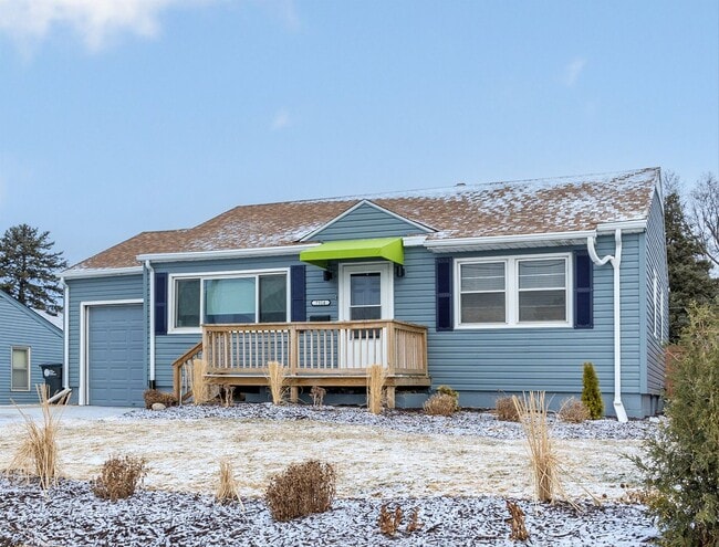 Photo - Gorgeous 2 bedroom 1 bathroom house!
