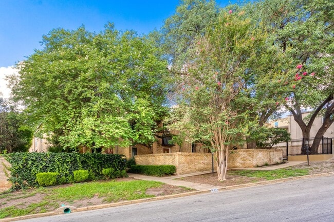 205 Chichester Pl