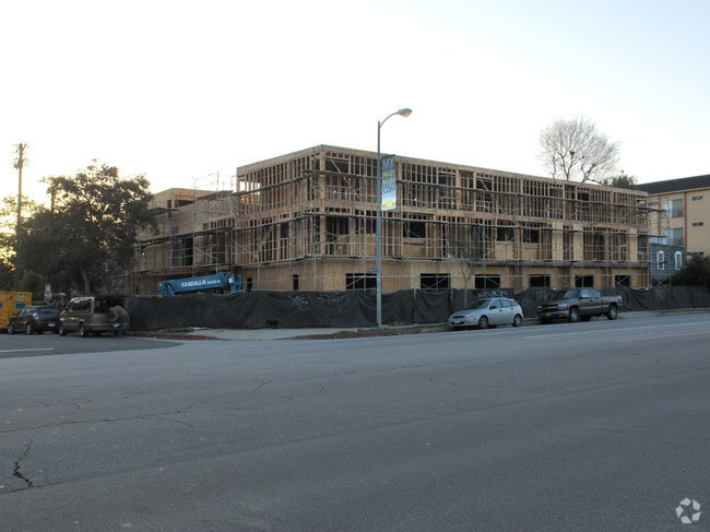 (AN/TI/YO:A) 5056 Laurel Canyon Blvd