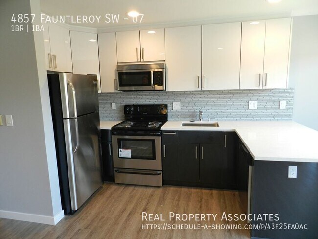 Photo - 4857 Fauntleroy Wy SW Unit 07