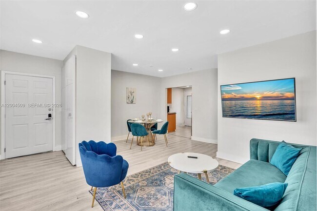10000 E Bay Harbor Dr Unit 18