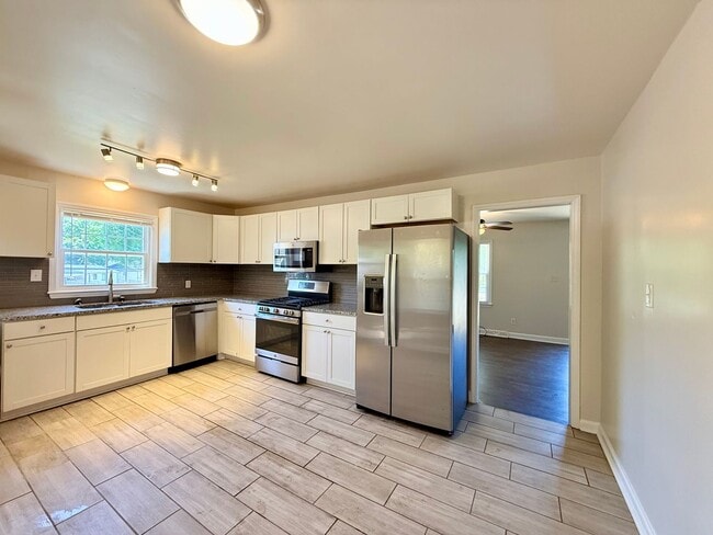 Photo - 4033 Fieldcrest Rd