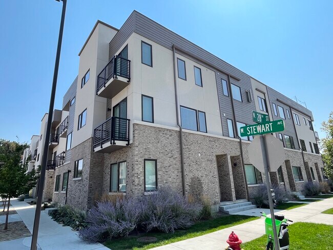 Photo - 842 N 28th St