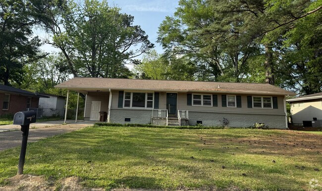 Building Photo - Welcome Home to Comfort and Charm in Decat...