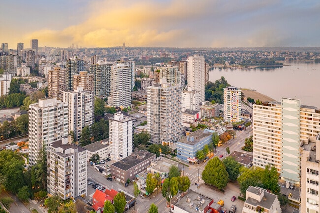 Photo - 1770 Pendrell