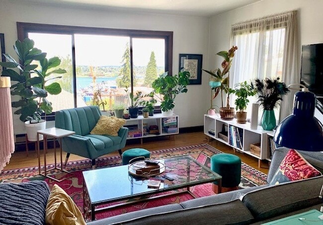 Photo - Sir Lancelot Apartments