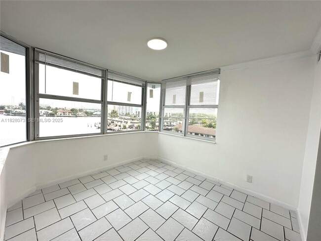 Photo - 16570 NE 26th Ave Unit 6H