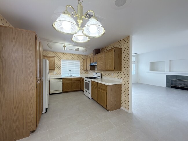 Photo - 8232 Fame Ave