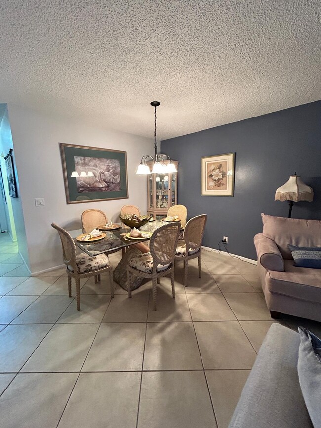 Building Photo - 5800 Fernley Dr W Rental