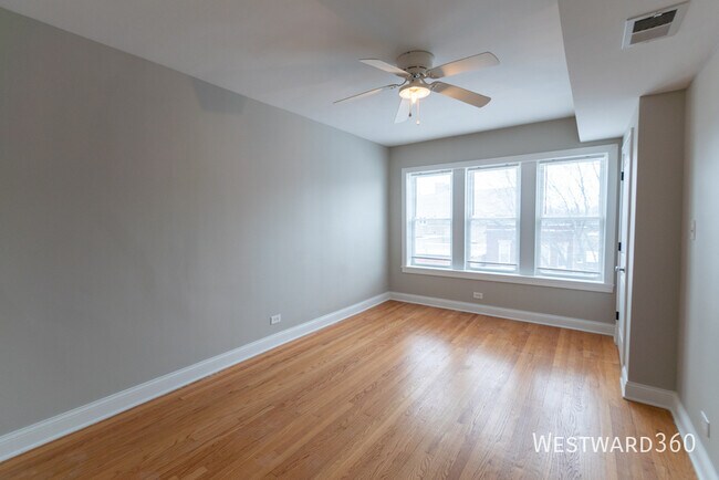 Photo - 4344 N Mozart St Unit 2E