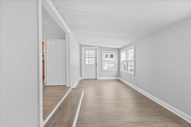 Photo - Newly Renovated 2 bedroom home in Burlington