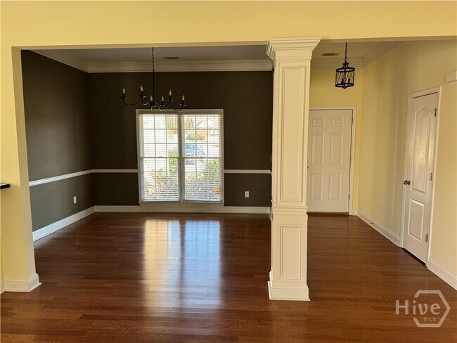 Photo - 1040 Willowynd Point