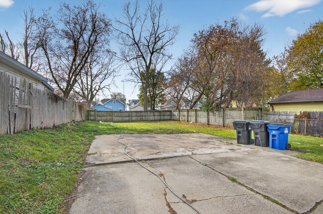 Photo - 1927 Harriet St