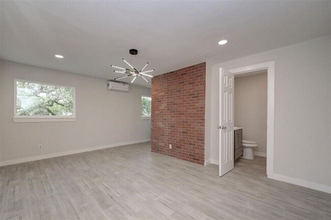 Photo - 1747 Wroxton Ct Unit 6