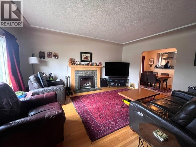 Photo - 128 W 20th Ave