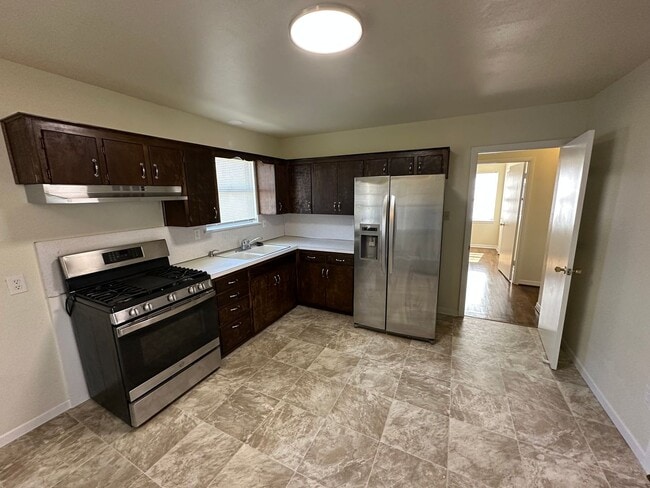 Photo - 511 Louise St