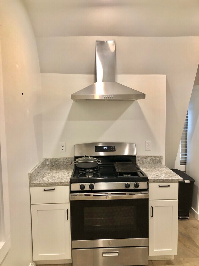 1932 Hyde Park Ave Unit 3
