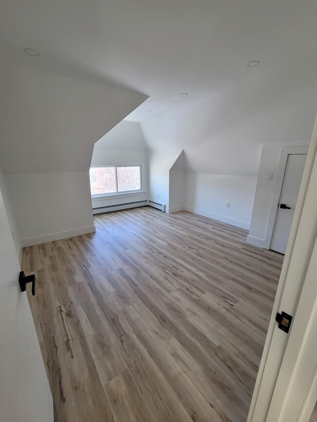 Photo - 682 Whitney Ave