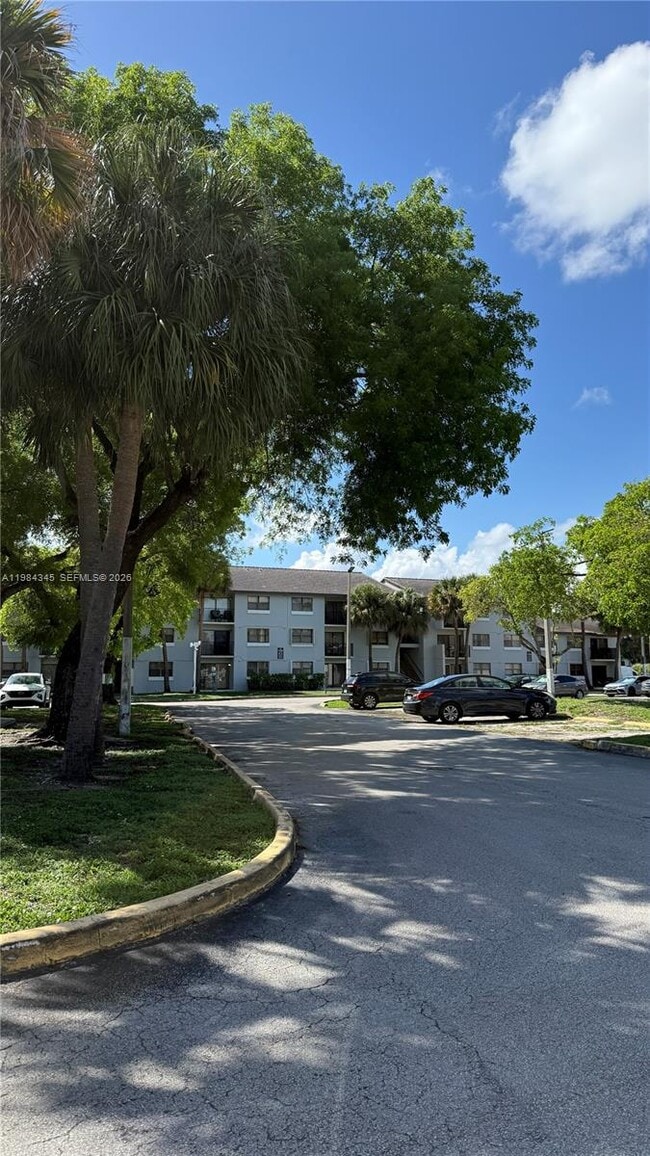 Photo - 7210 NW 179th St Unit 105